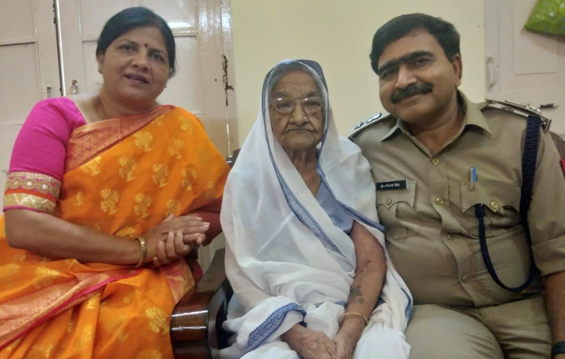 #VoteKaro : Azamgarh SP mother appeal for voting in lok sabha election 2019