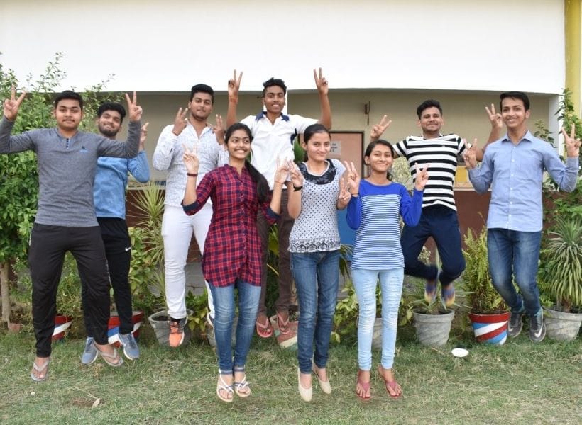 आशीष और प्रियांश ने जिले में पहराया मेधा का परचम