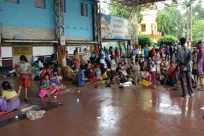 चक्रवात फैनी से प्रभावित लोग