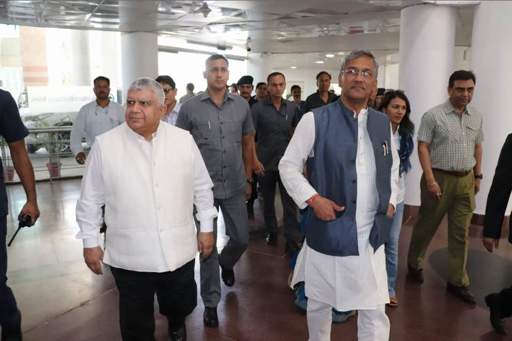 Cbse 12 result 2019 Cm trivendra singh rawat gave blessings to topper Gaurangi chawla