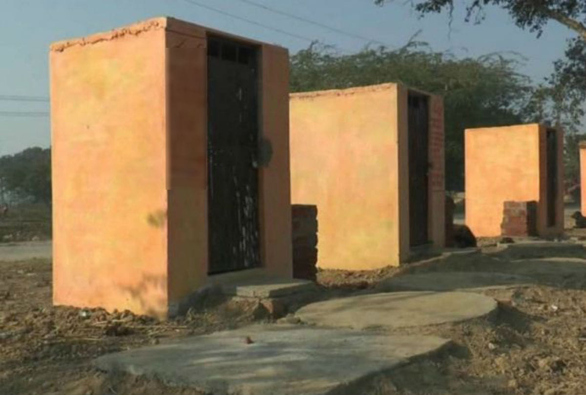 Notice to Gram Panchayat Secretaries in kasganj
