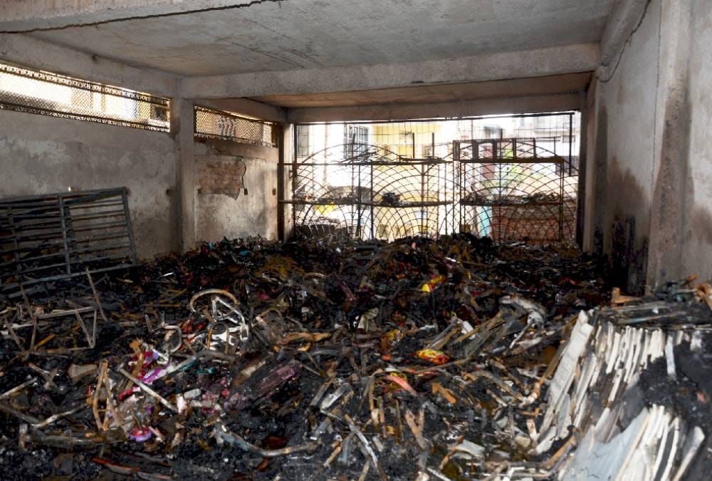 Fire in cycle godown in aminabad