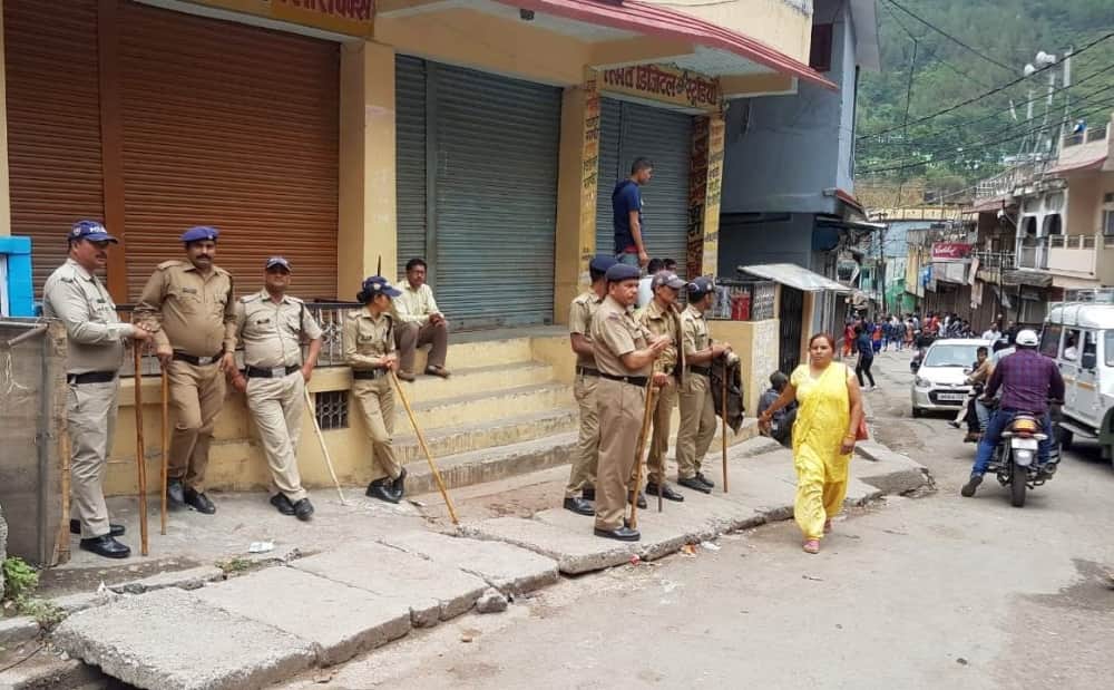 obscene video viral Accused house burned by crowd in pithoragarh