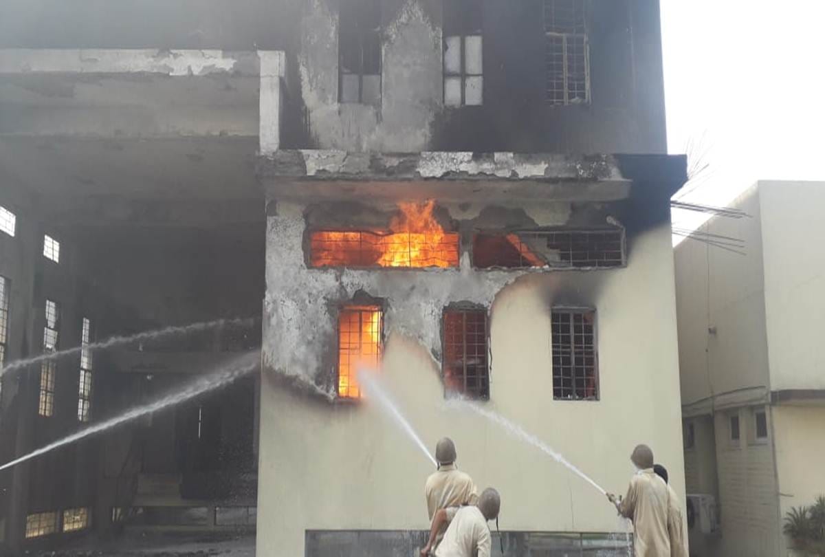 Cylinder explosion in Gita Colony, 5 injured