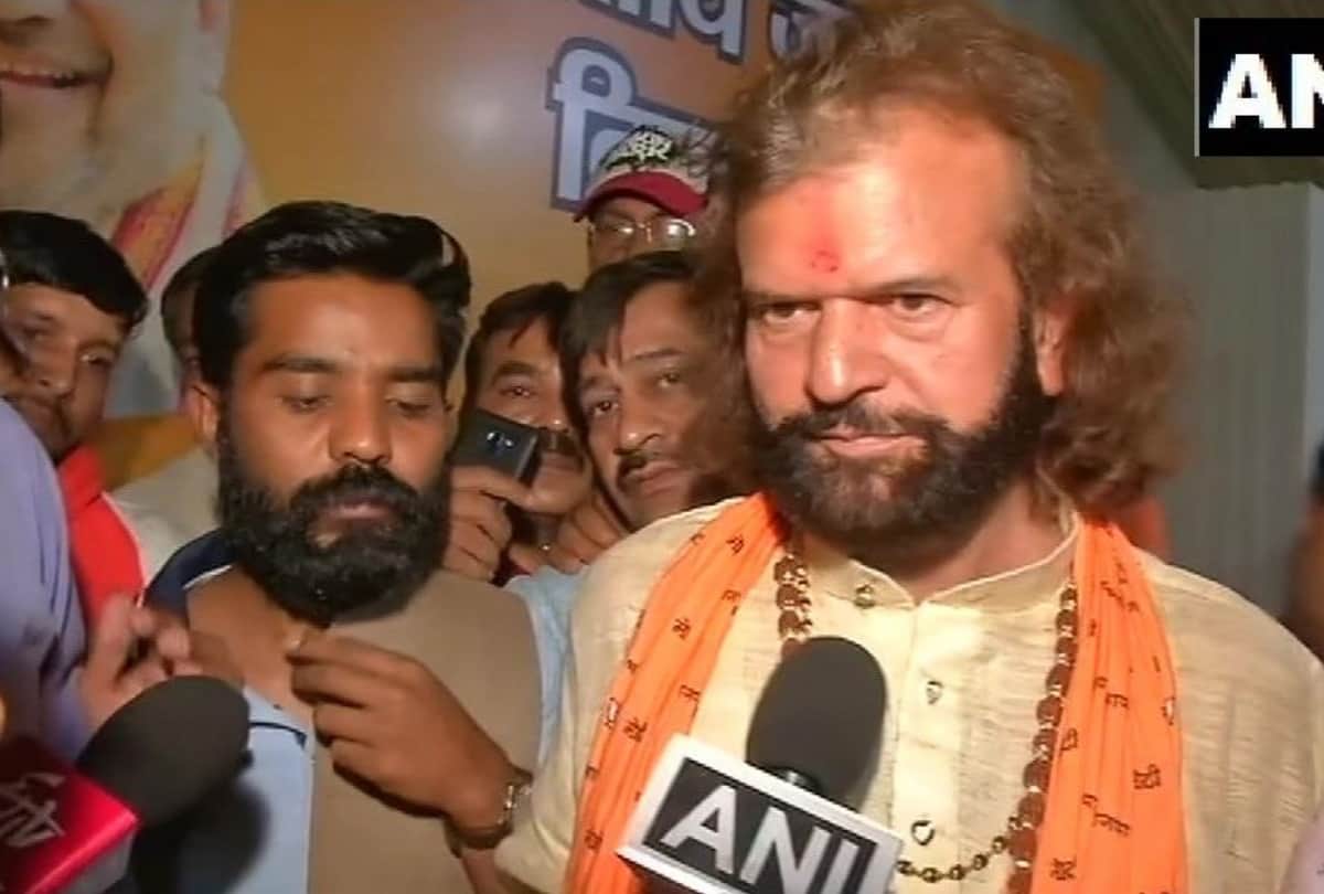 Hans Raj Hans get trolled after he can not answer of 1971 war