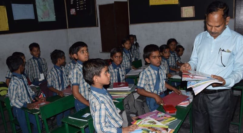 The school of the school was going on in the Principal's house of Government School