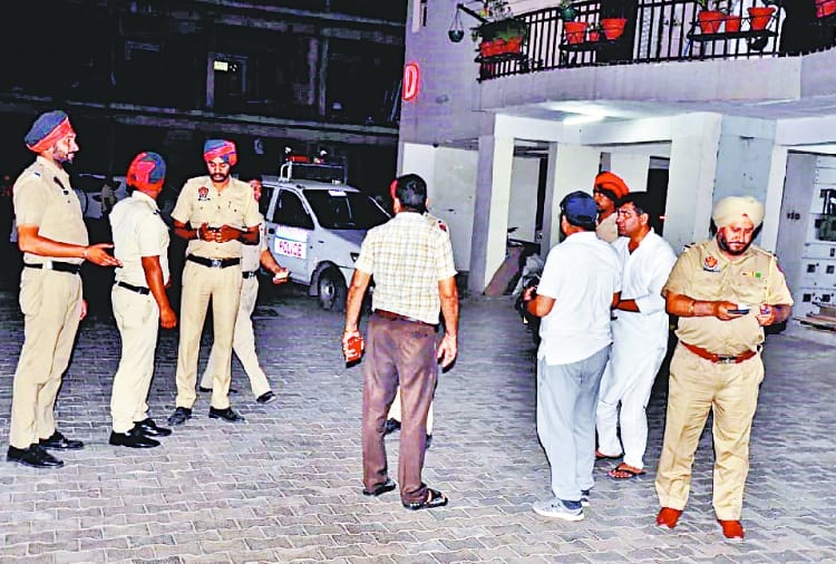 Robbery in Zirakpur After 3 children hostage