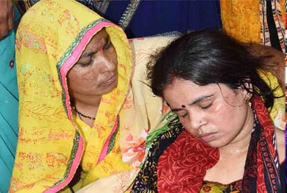 army man posted in sikkim died, minister satish mahana reached to home