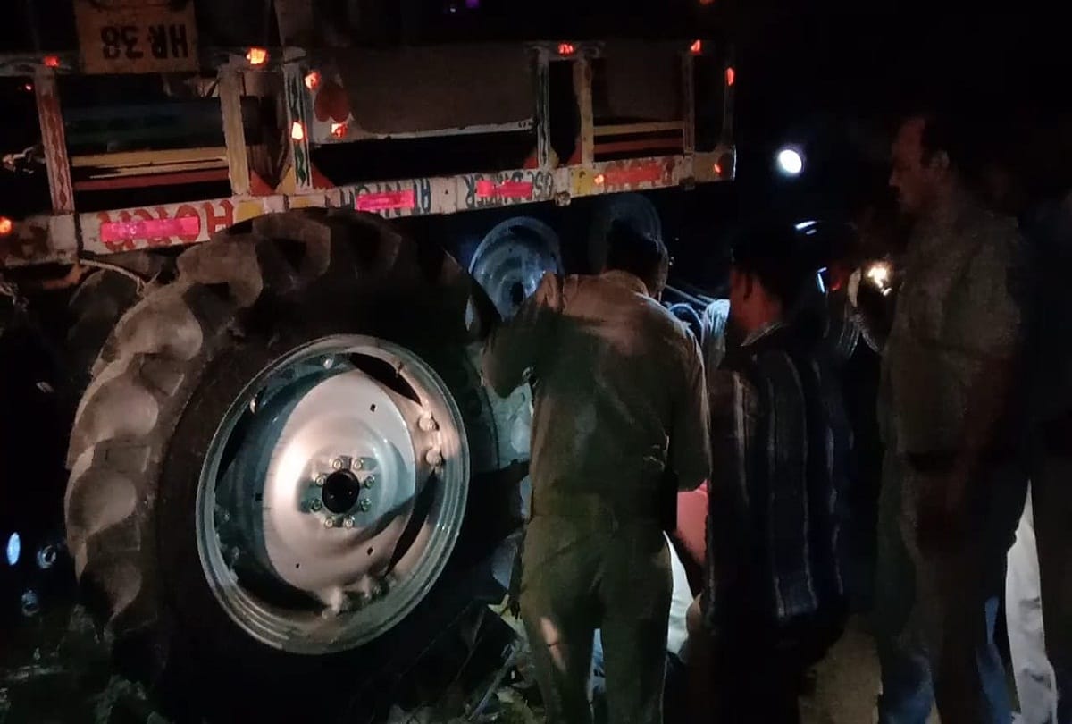Road Accident road accident in al GT Road Highway in Aligarh