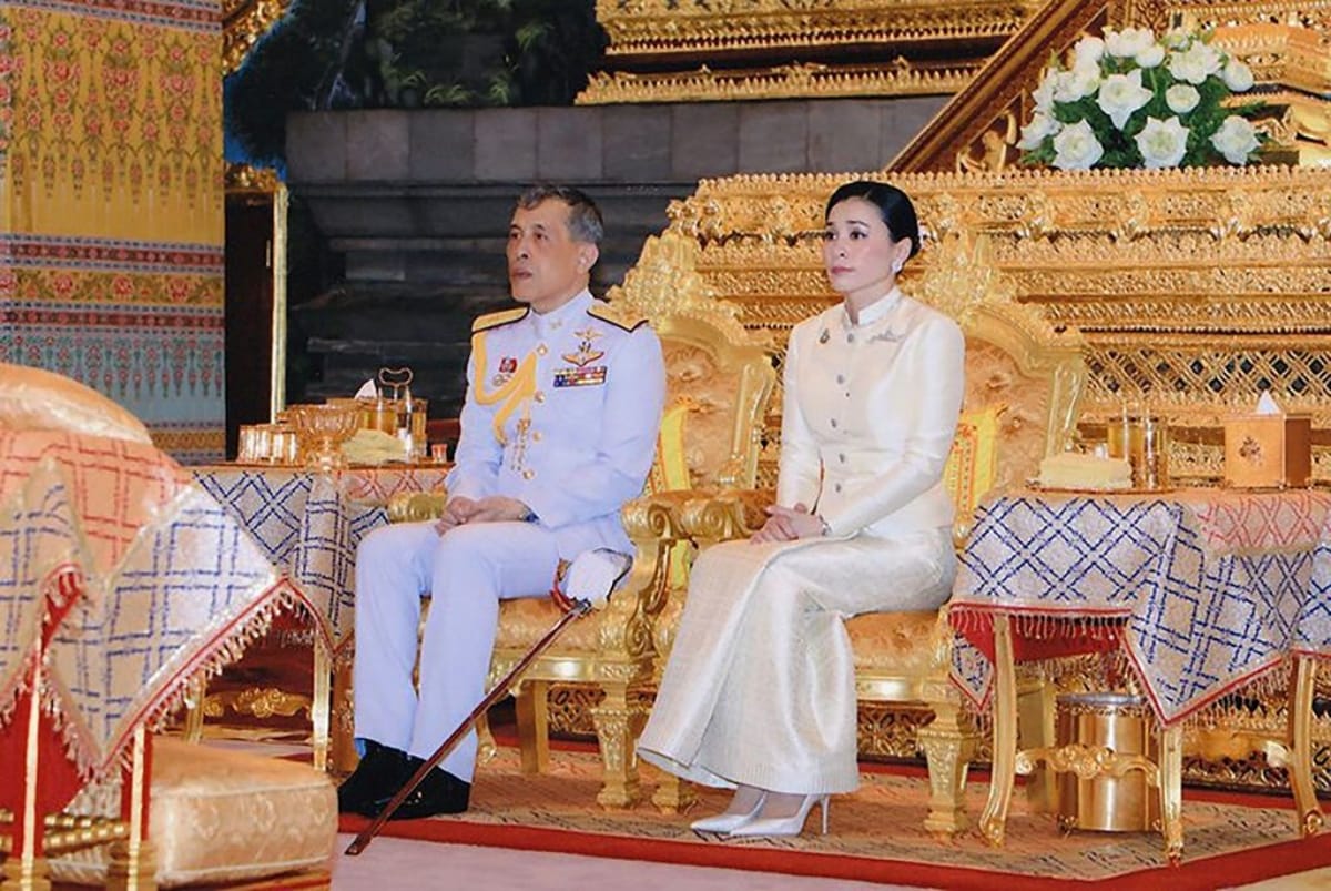 King of Thailand sacked the queen from royal posts and also took facilities back
