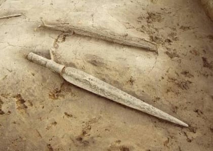 asi finds 4000 year old chariots crowns treasure period of mahabharata at bagpat Sinauli village up