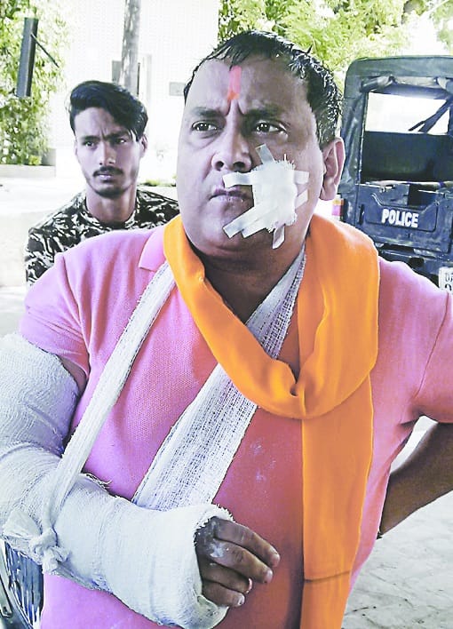 sanju raana ki suraksha me tainaat policekarmi badle