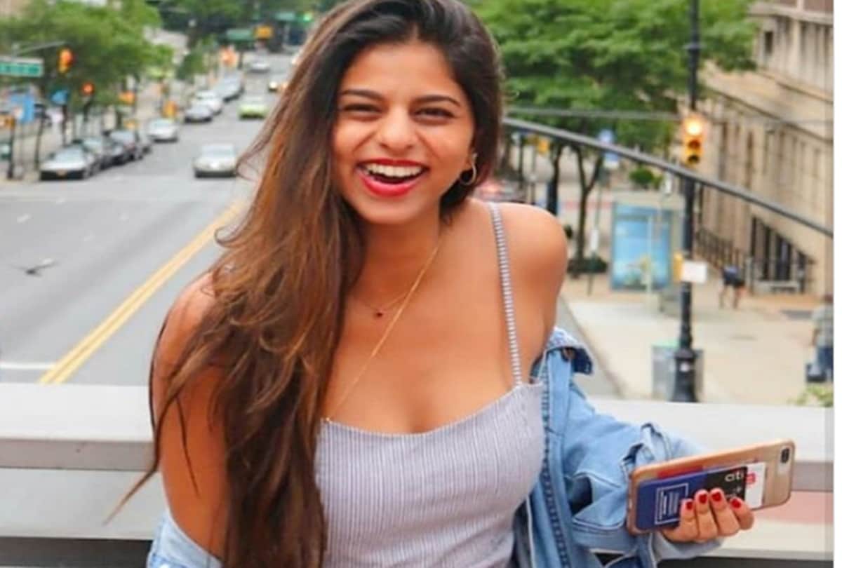 Suhana Khan is setting the internet on fire see her smiling viral pics