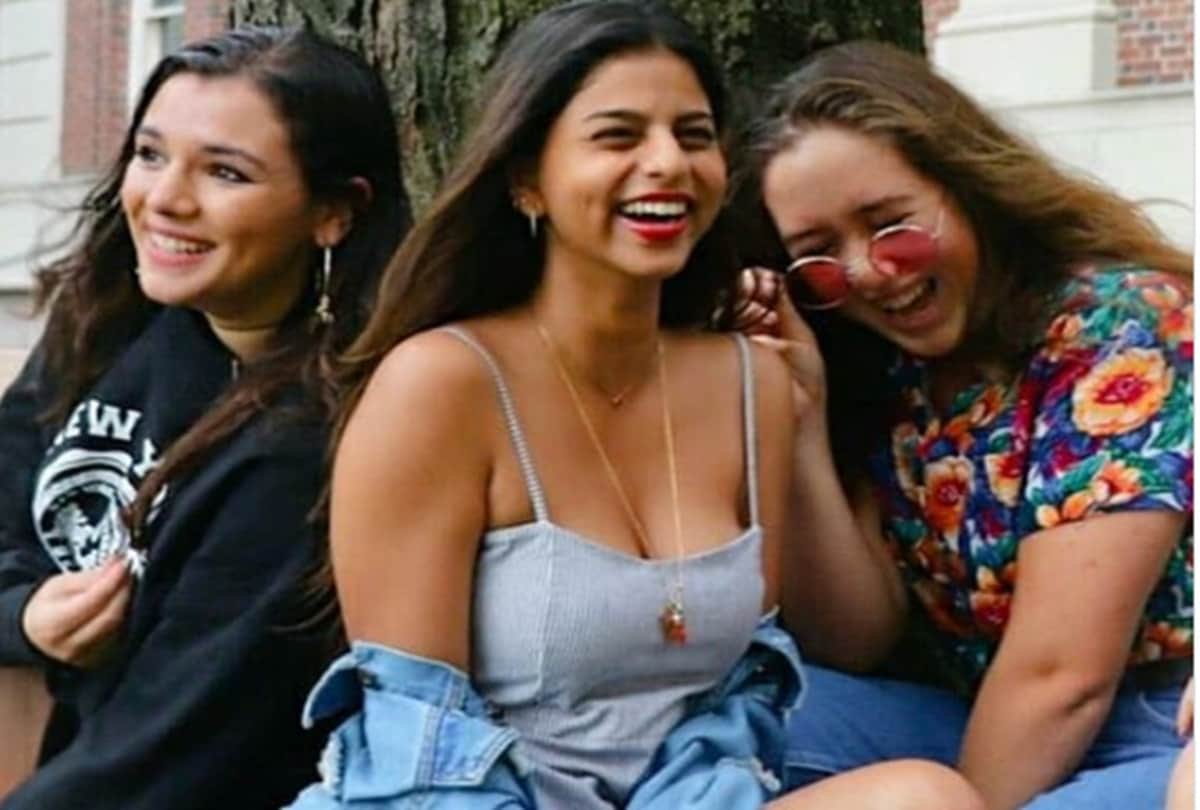 Suhana Khan is setting the internet on fire see her smiling viral pics