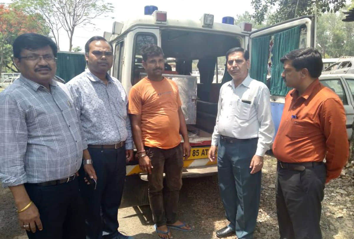 Over 1500 Ambulances Running Against Standard In City Of Tajmahal