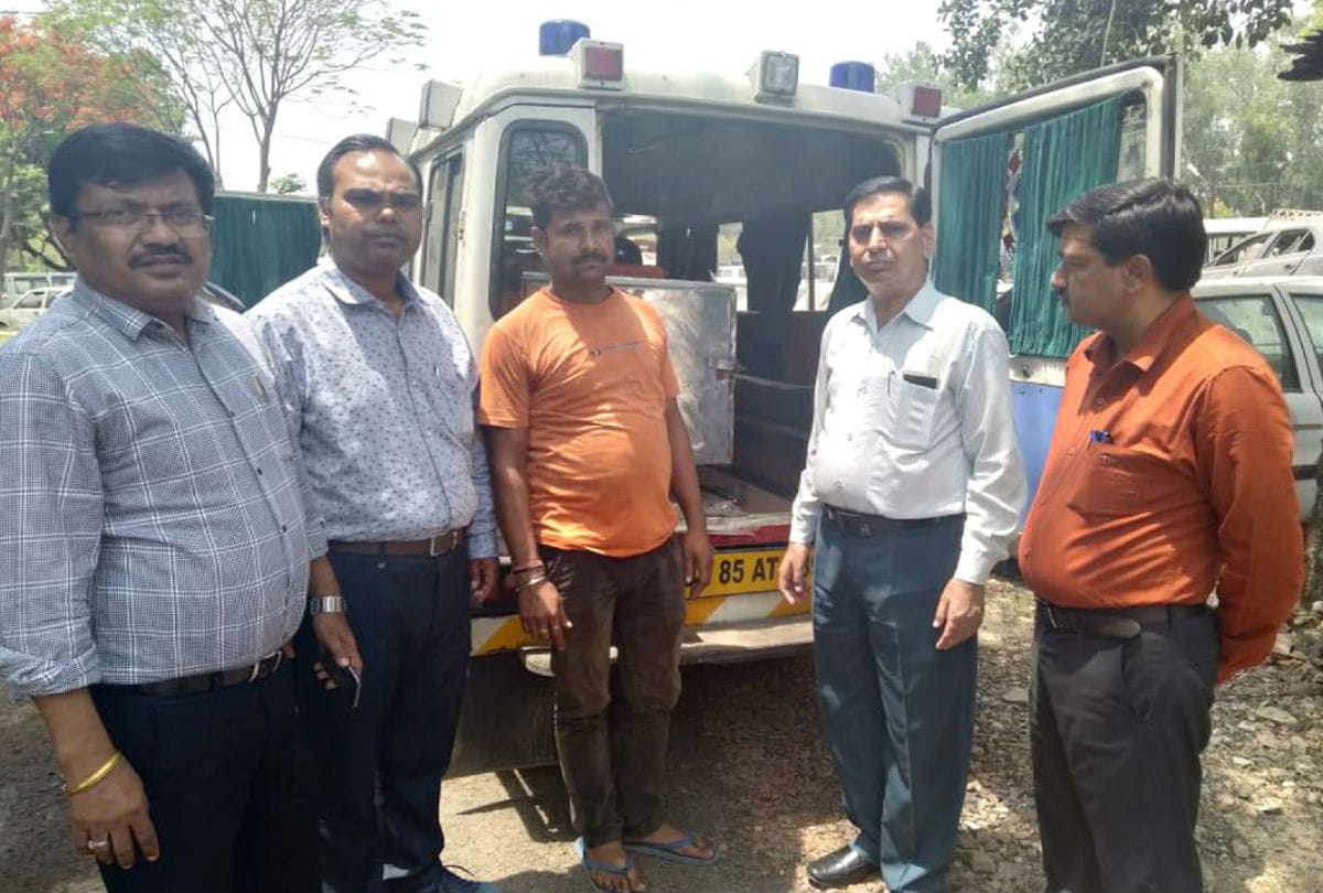 Over 1500 Ambulances Running Against Standard In City Of Tajmahal