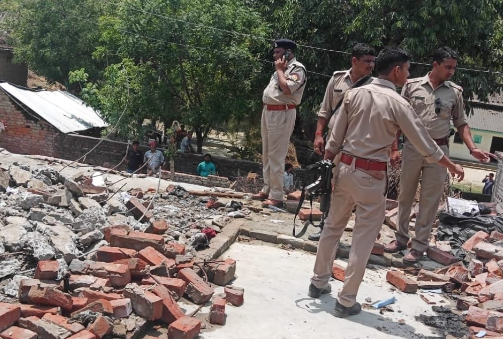 One died in a Cylinder blast in Sultanpur.