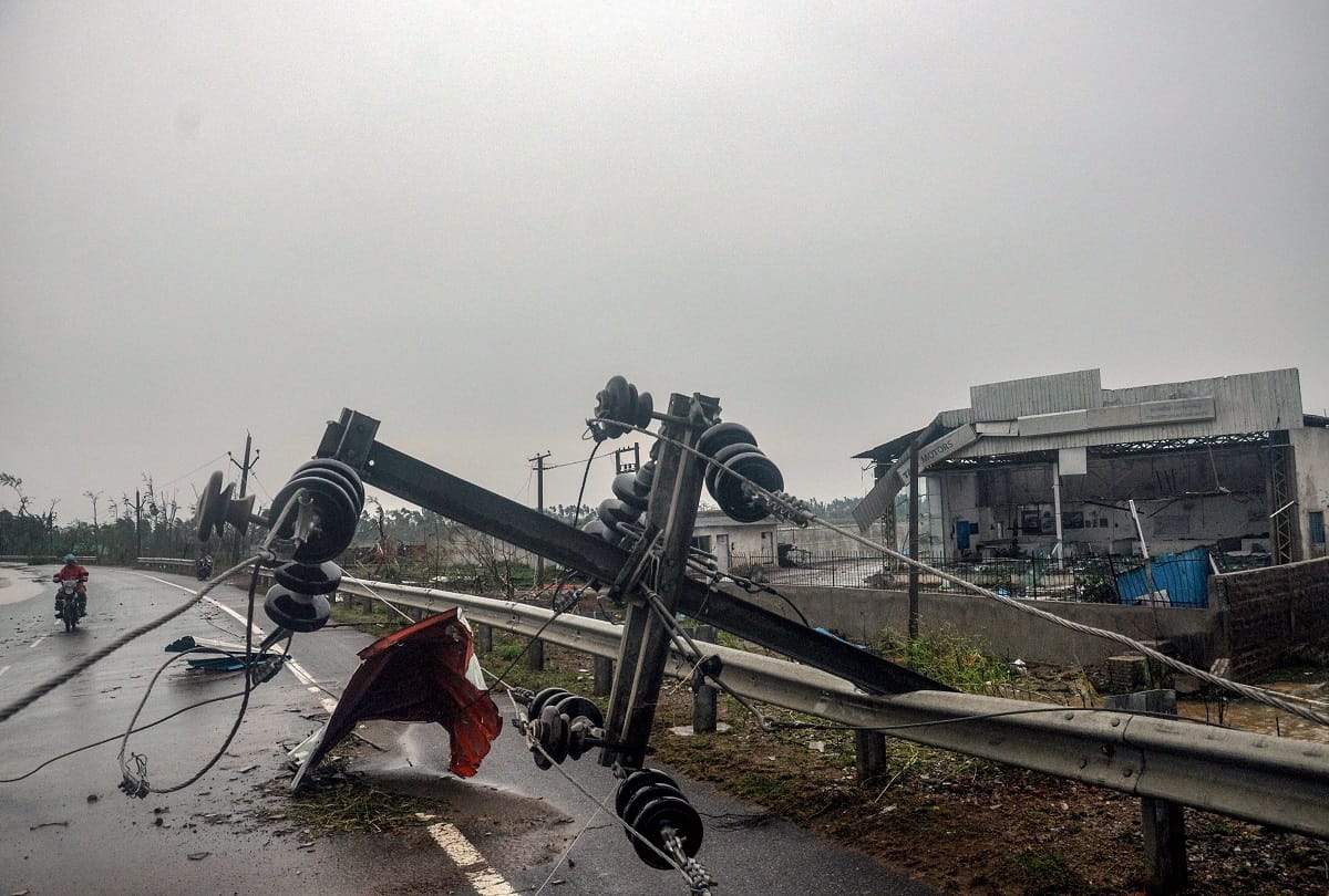 destruction due to tornado in sultanpur, ohe broken train traffic affected