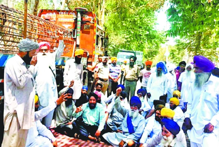 Farmers protest in Dera Baba Nanak, Who gave his land for Kartarpur corridor