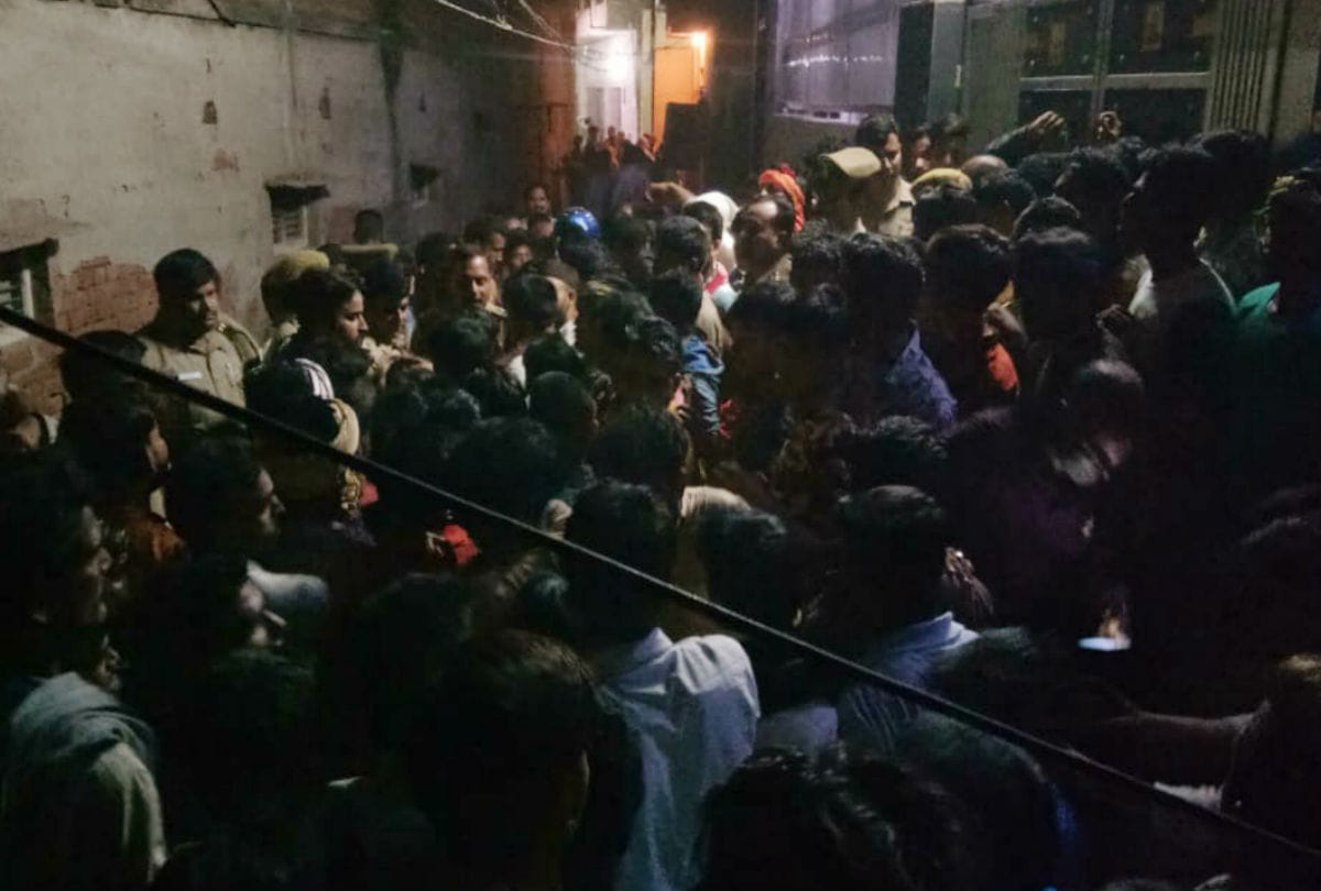 girl killed with axe by young man in agra