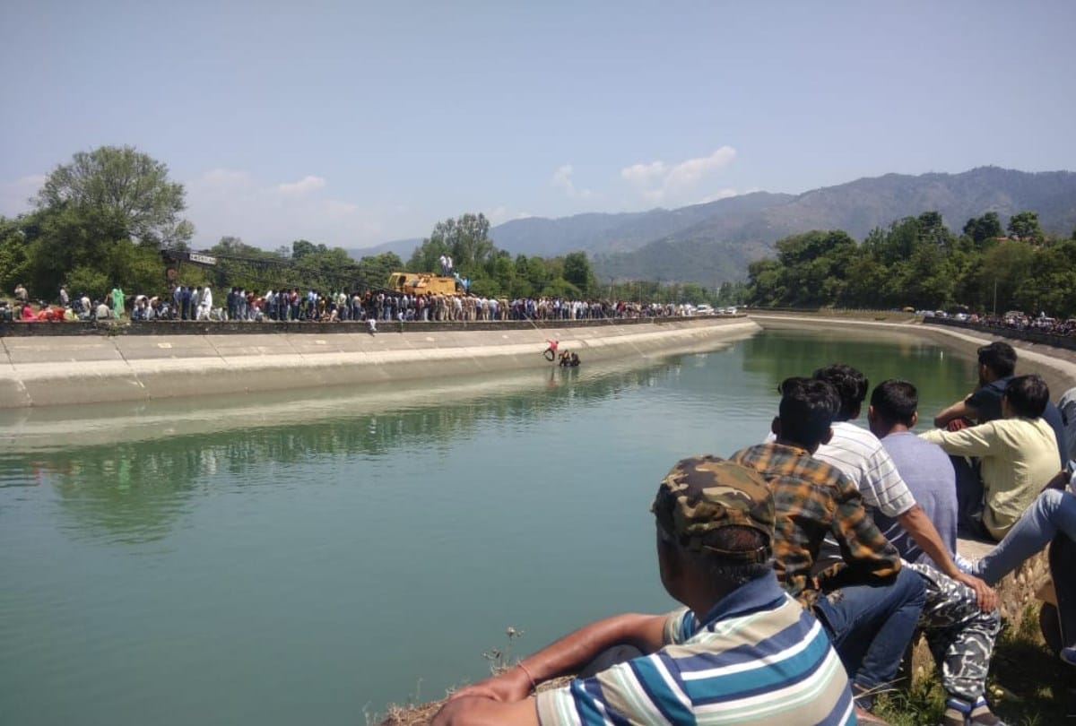 Two brothers killed in accident swift car recovered from Beas Satluj Link Canal Mandi Himachal