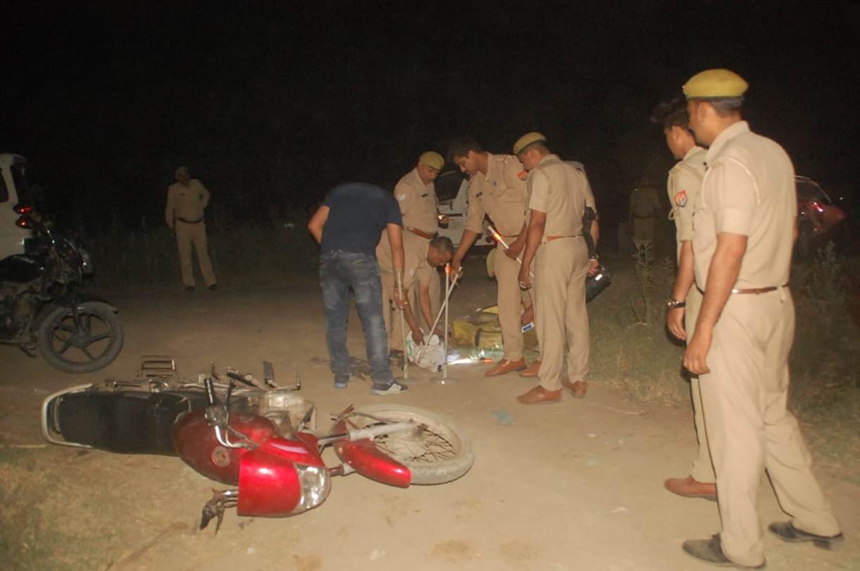 ghaziabad aditya murder accused arrested, policeman injured in encounter
