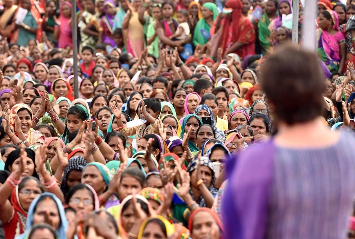 Lok Sabha Chunav 2019: Amethi last day campaign Priyanka Rahul Smriti full force campaign