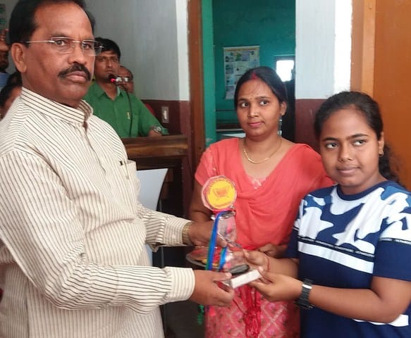 Respecting the MLA, the faces of the paternal grandmother