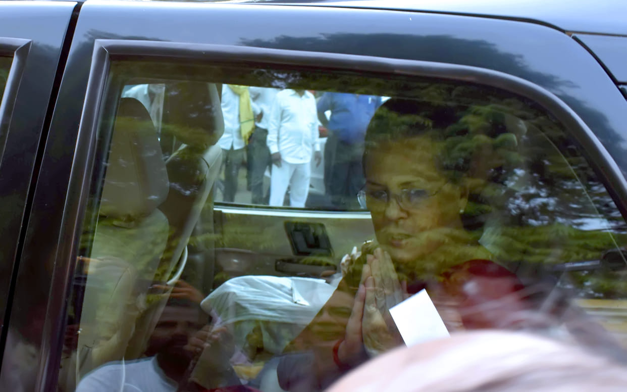 Sonia Gandhi arrives at the door of Prayer