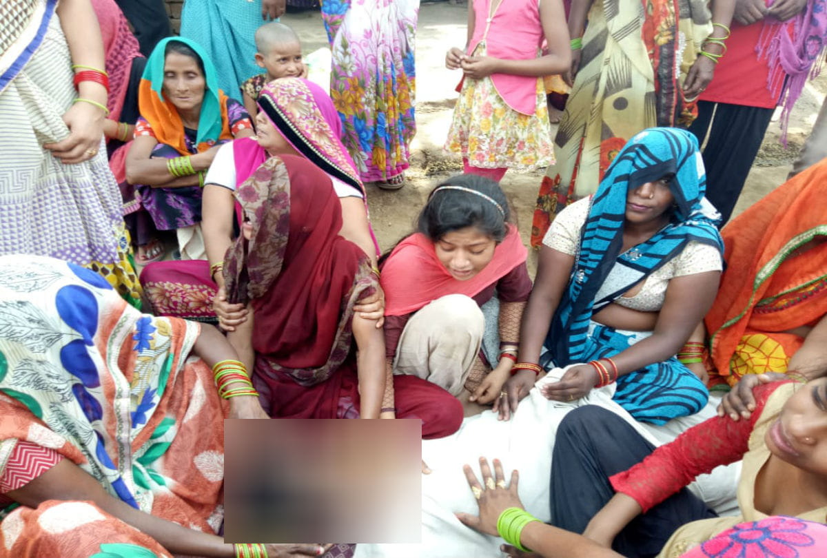 Mining mafia dug death pits in yamuna river agra