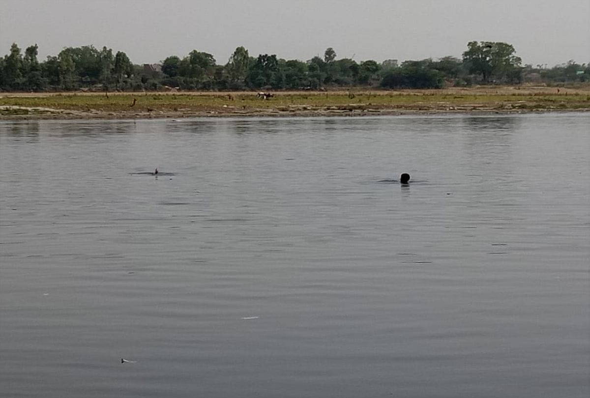 Young woman jumped from DND to Yamuna, police investigation underway