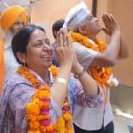 दिल्ली में प्रचार करती आम आदमी पार्टी