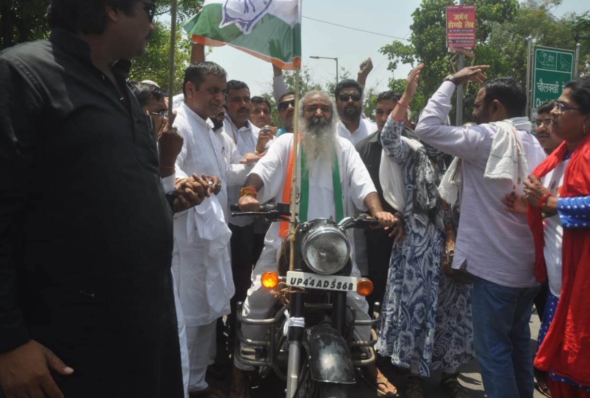 lok sabha election 2019 : acharya pramod krishnam's bike rally in lucknow