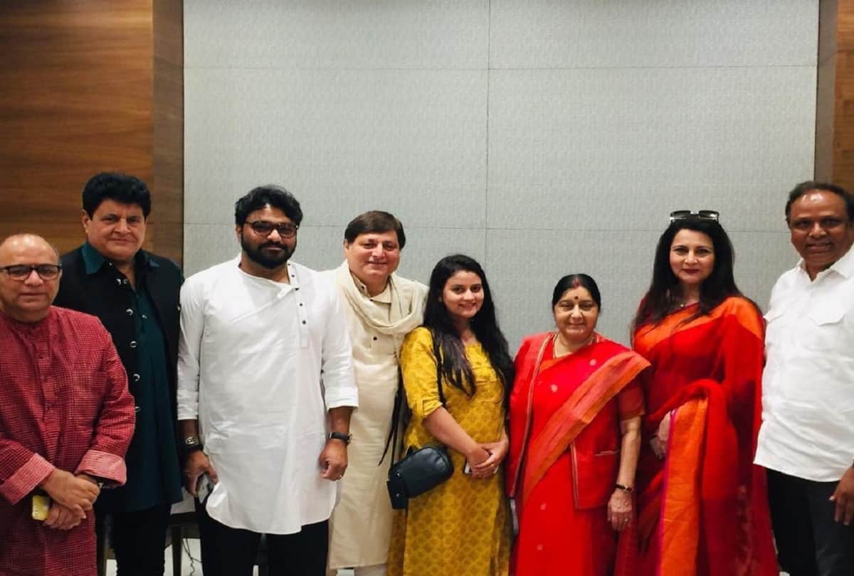 Bollywood Celebrities With Namo in delhi before lok sabha election 12 may