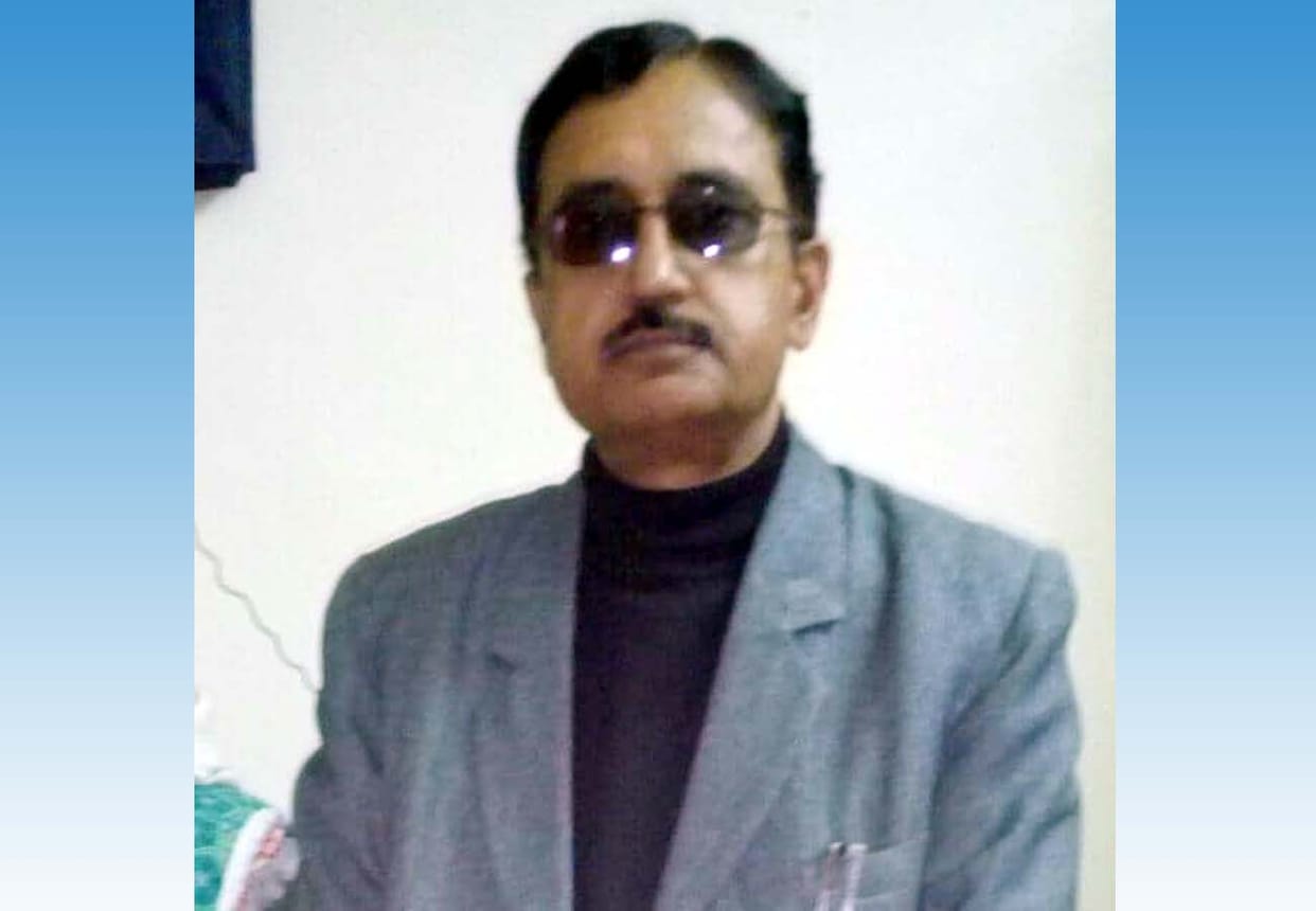 Accountant shot himself in hardoi