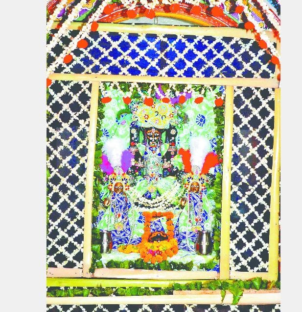 फूलबंगले में विराजे ठाकुर केशवदेव