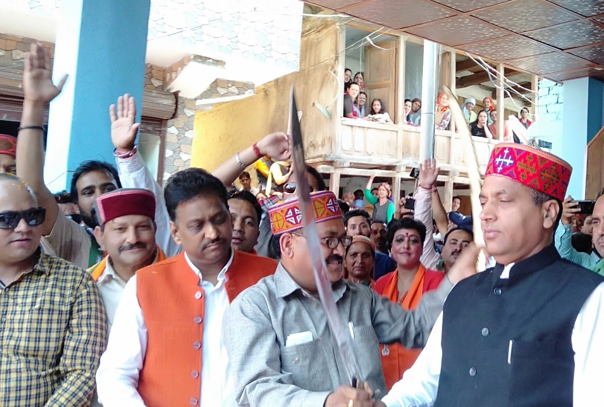 lok sabha election 2019 cm jairam thakur targets pandit sukhram and aashray sharma