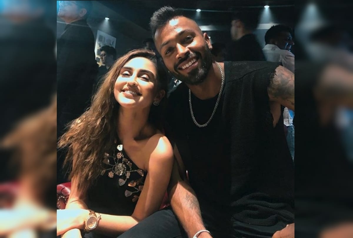 Krystle D'Souza Trolled For Posting Pic With Hardik Pandya and called him Mere Bhai