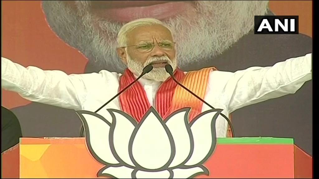 City Council Employees wore hat of main hun chowkidar in Narendra Modi Rally in Jharkhand