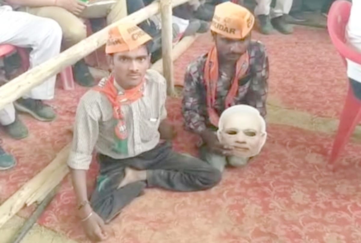 Lok sabha Election 2019 : PM Narendra modi jansabha in bhadohi glimpse