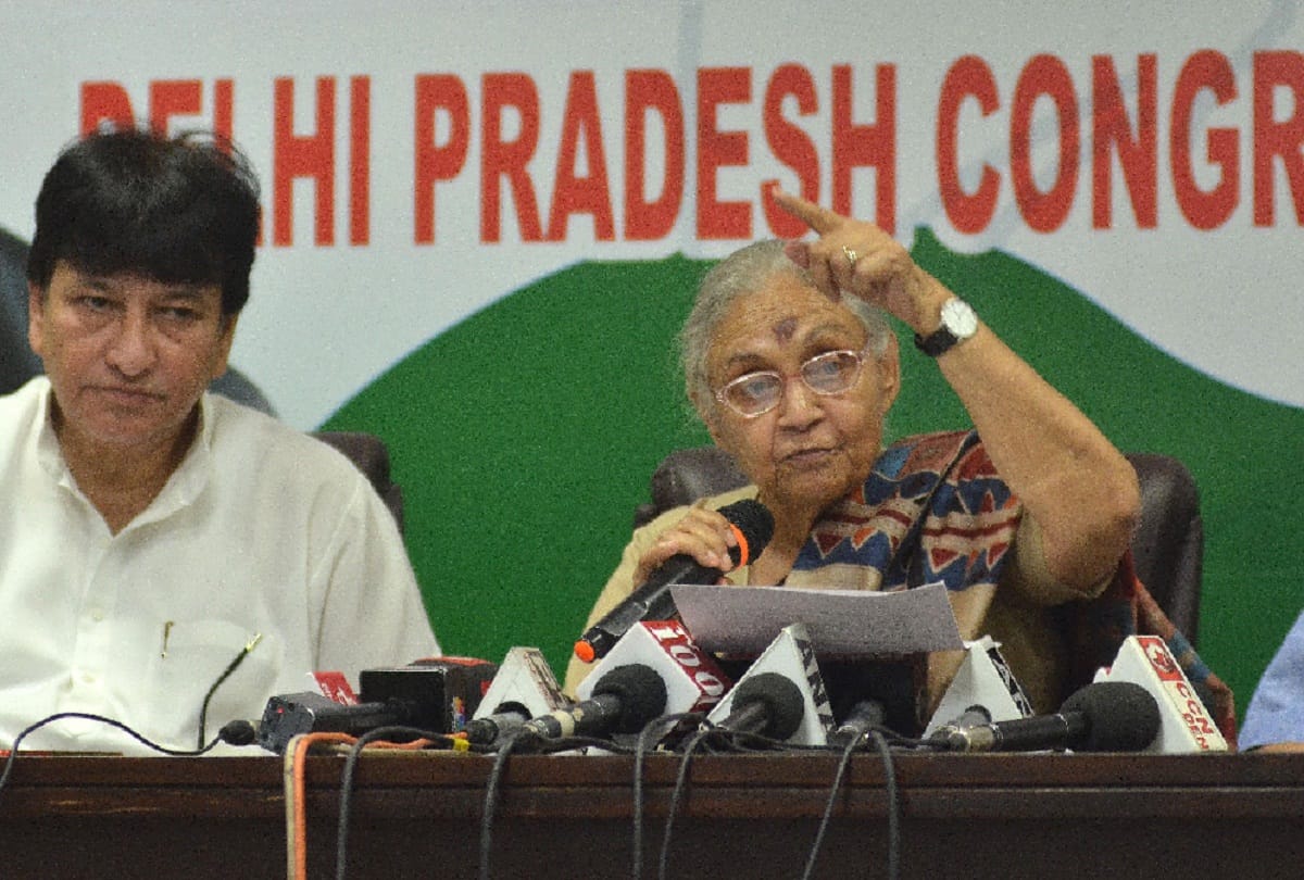 sheila dikshit resigns from state head post congress form to committee to inspect defeat