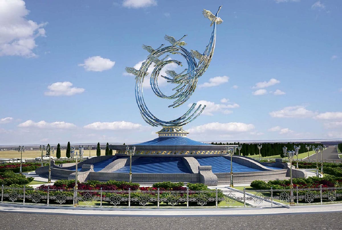 Turkmenistan has been isolated from the world for 28 years, people crazy for bollywood