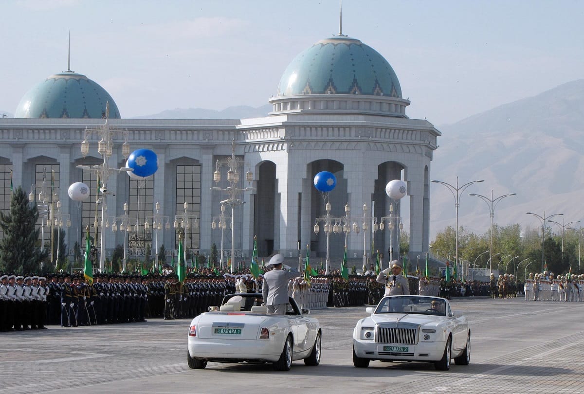 Turkmenistan has been isolated from the world for 28 years, people crazy for bollywood