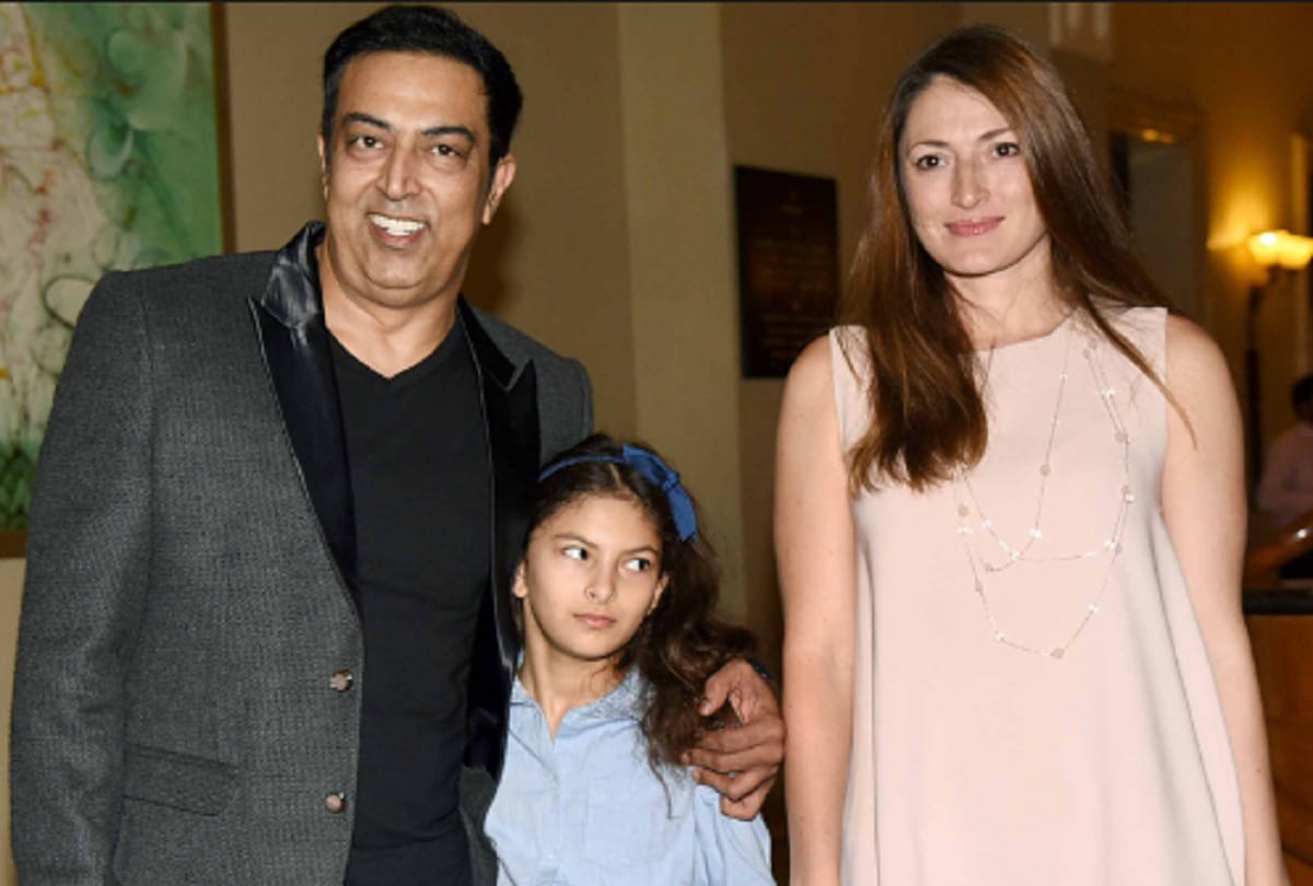 Vindu Dara Singh Wife Dina Umarova Stuck In Russia With Daughter Amelia Randhawa