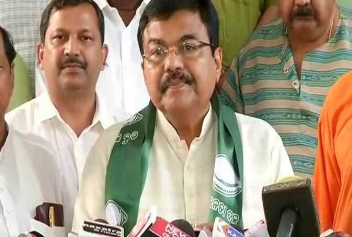 Lok Sabha Chunav 2019: Civil servants join active politics Bharati Ghosh Aparajita Sarangi