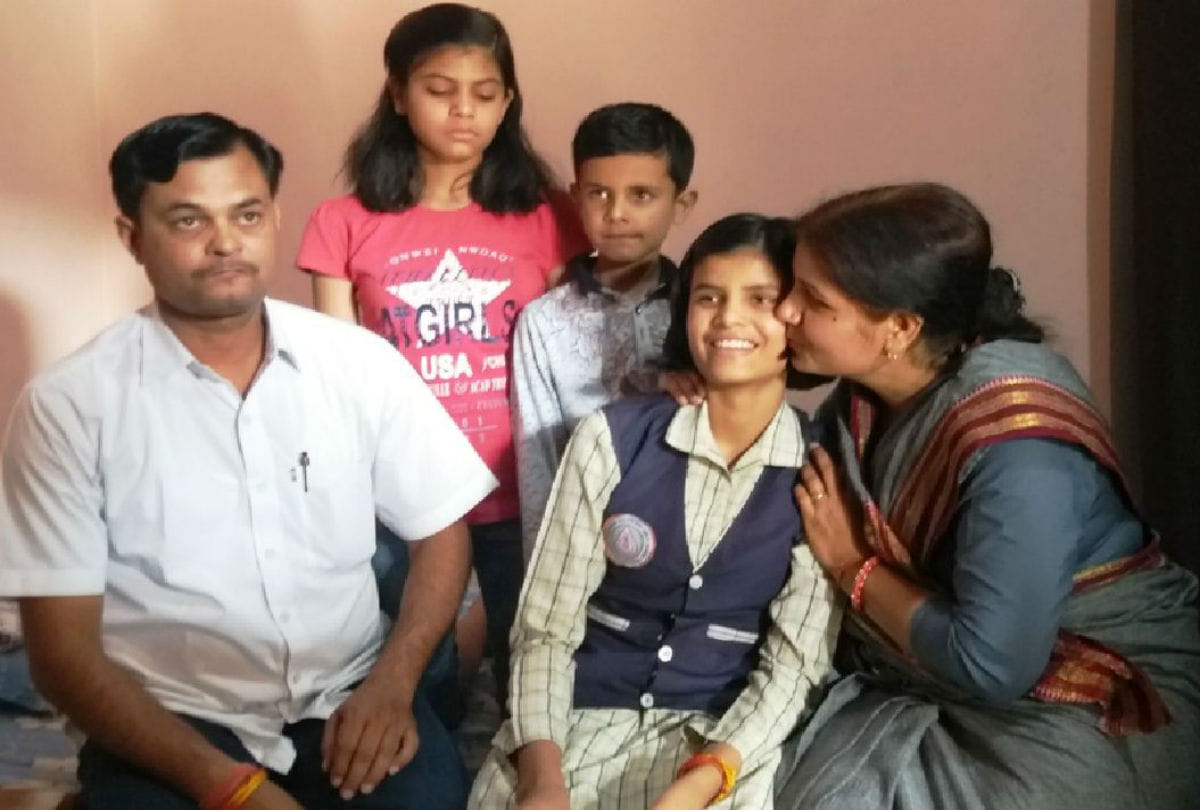 cbse 10th result 2019 Arushi yadav district topper in firozabad