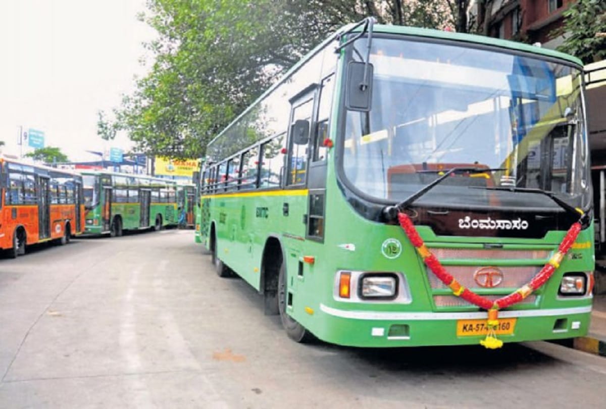 BMTC Driver Narayanappa kept plants in bus and mini nano lalbagh bus photos viral