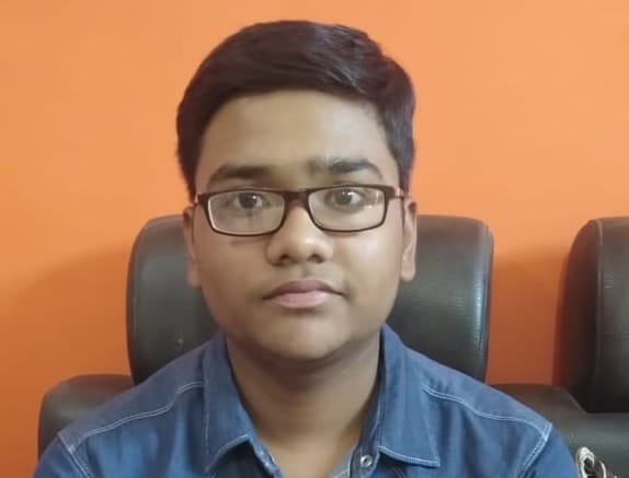CBSE 10 Result 2019: topper Yogesh gupta success story from jaunpur