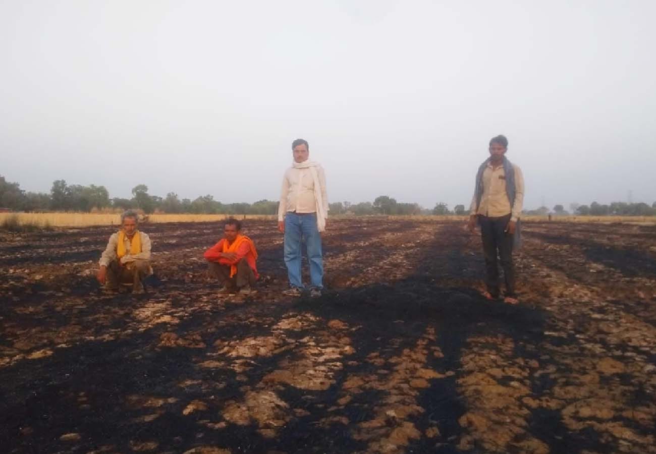 thirteen animal and sixteen house burnt into fire in fatehpur