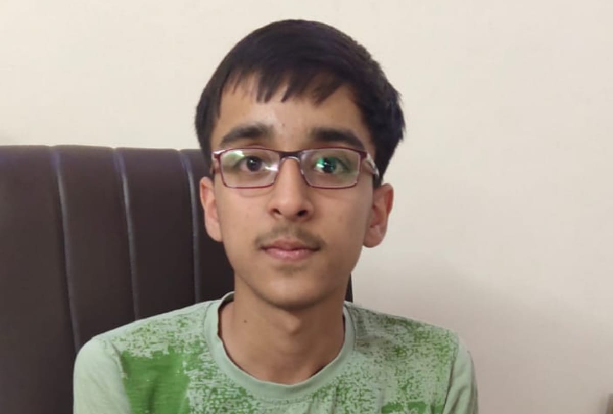 cbse class 10 result 2019 who is ish madan all india first topper know all about him